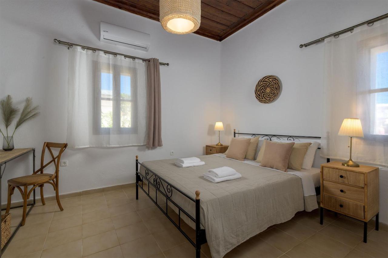 Villa Dorinna Lakhania Bagian luar foto
